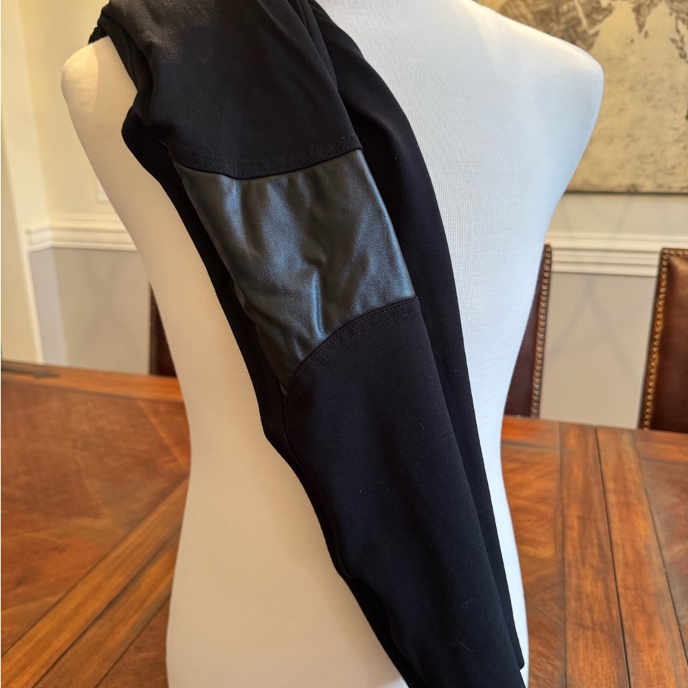 Yoana Baraschi Classic Black Leggings, leather patch, zippers on ankle sz Small